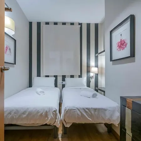 Modern And Bright Apartment In Eixample 1-2 Barcelona Buitenkant foto
