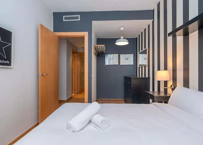 Modern And Bright Apartment In Eixample 1-2