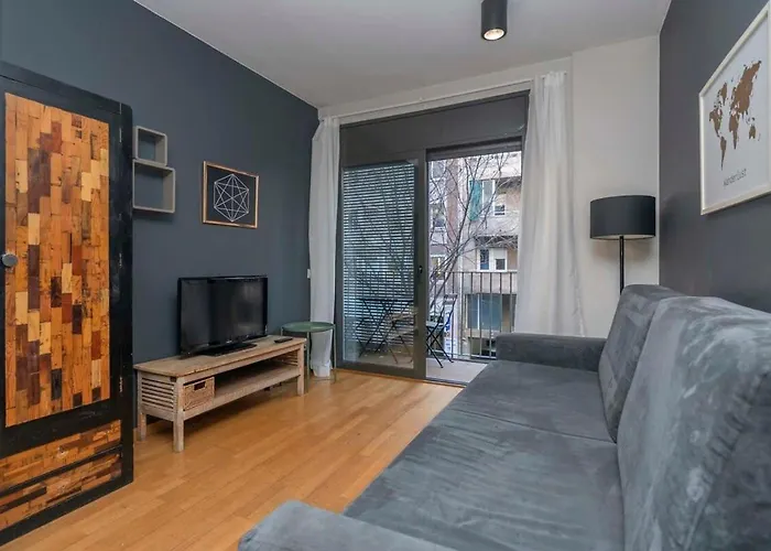 Modern And Bright Apartment In Eixample 1-2