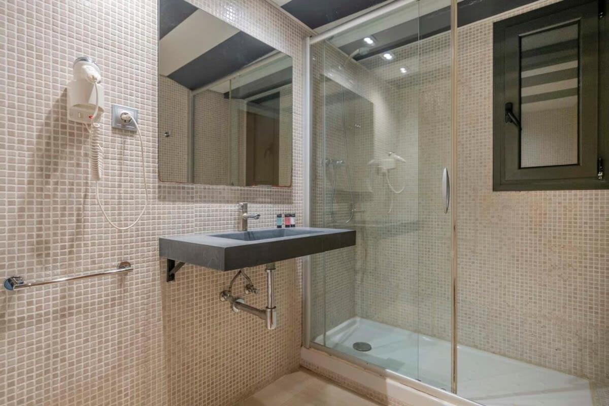 Modern And Bright In Eixample 1-2 Apartament *